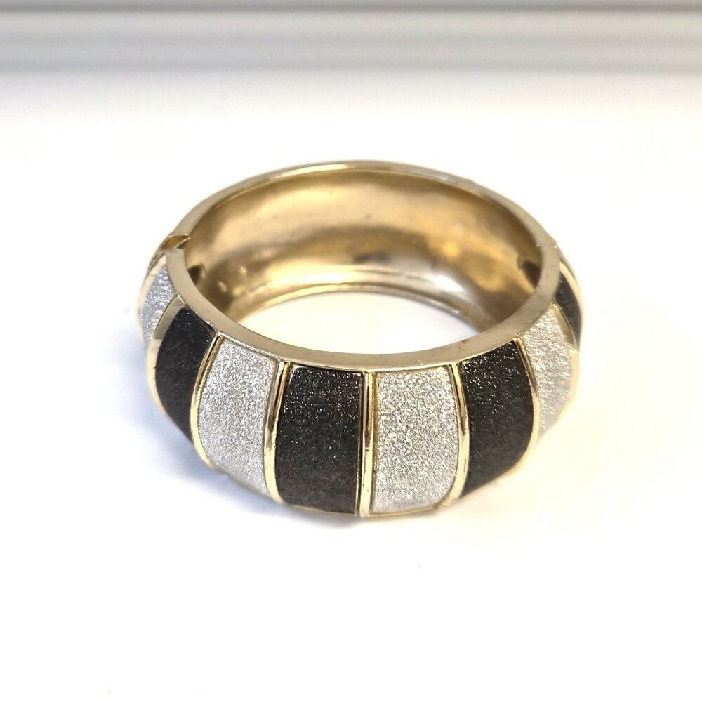 VTG Gold-Plated Statement Bracelet with Black & Silver Faux-Pavé Segments Mobwif